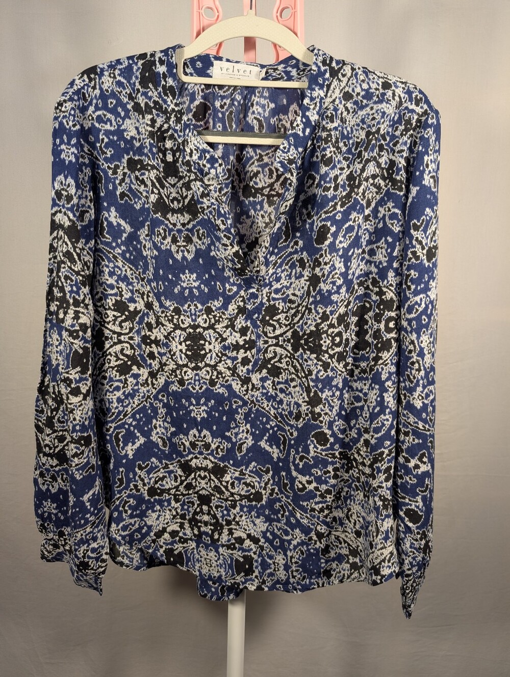 Velvet by Graham & Spencer Blue Paisley Rayon Blouse Size Small